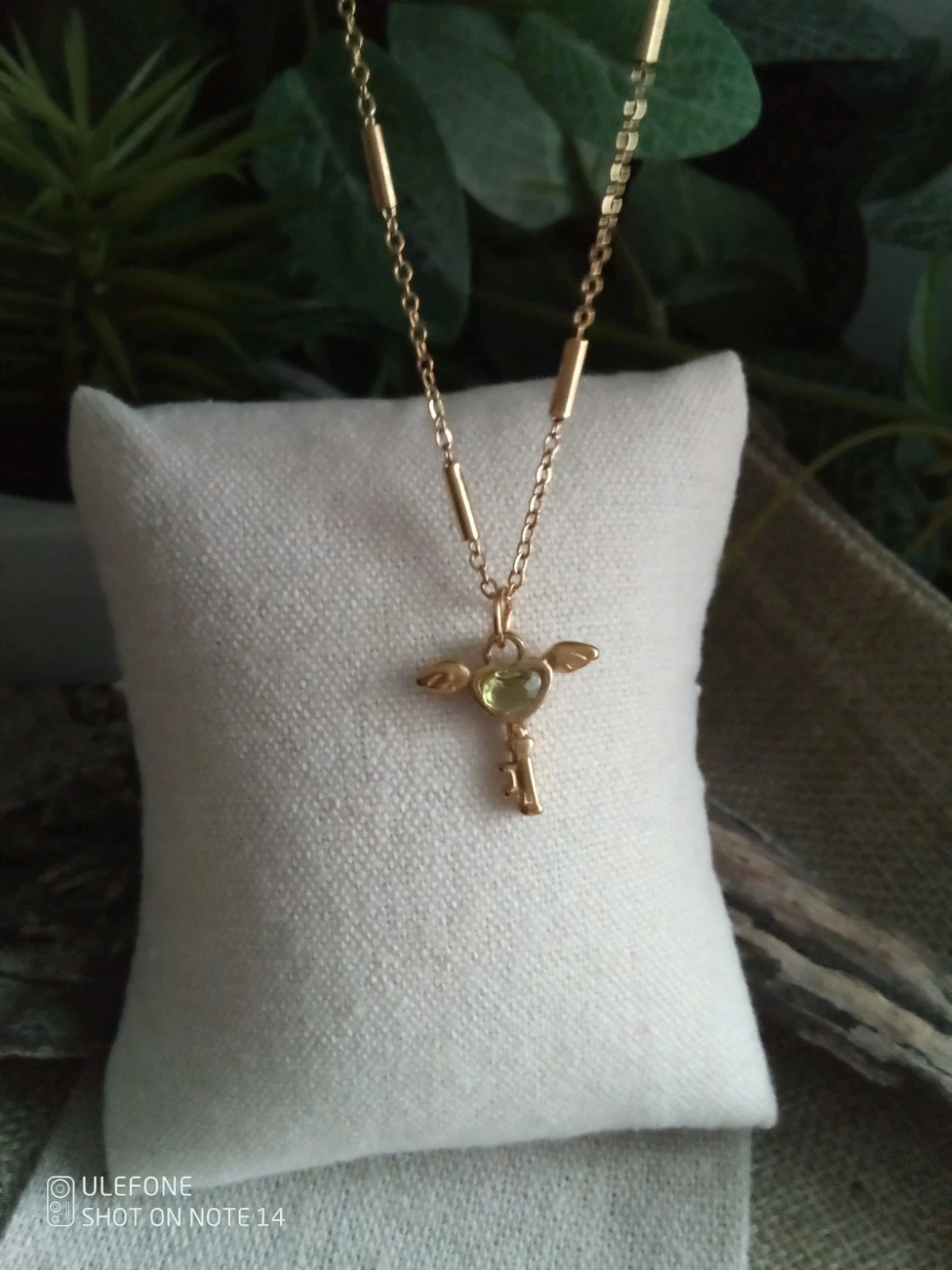 Collier pendentif clé ailée pierre de péridot naturelle 💚. – photo 4